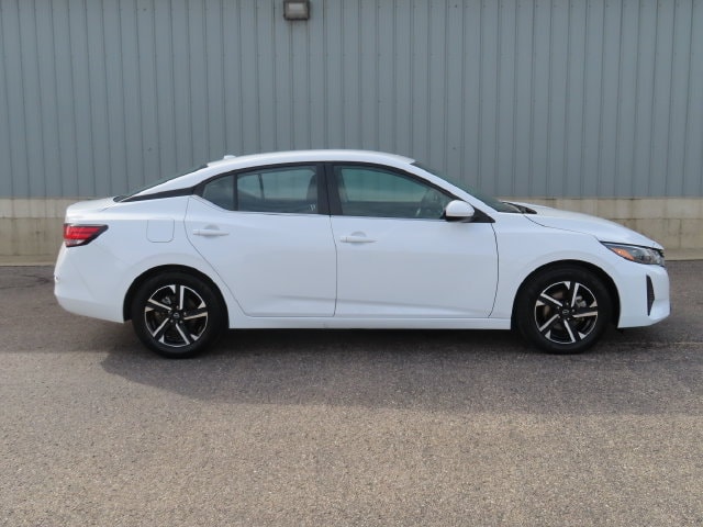 Used 2025 Nissan Sentra SV with VIN 3N1AB8CV0SY210694 for sale in Cadillac, MI