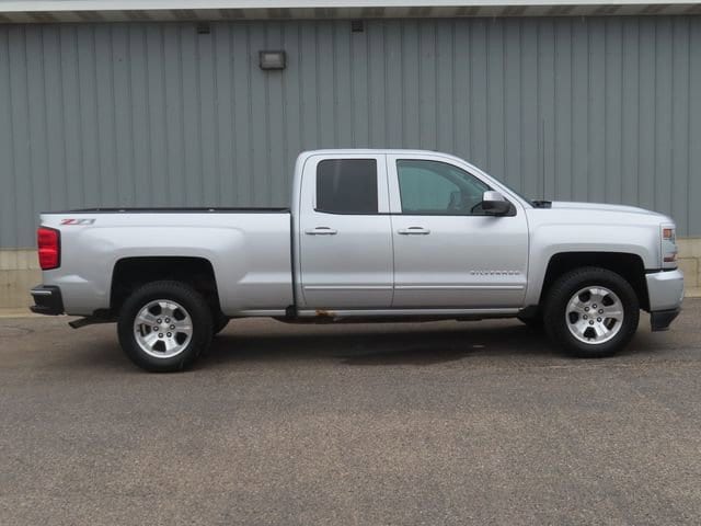 Used 2017 Chevrolet Silverado 1500 LT Z71 with VIN 1GCVKREC4HZ103839 for sale in Cadillac, MI