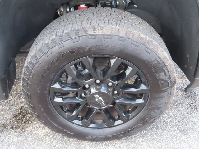 2025 Chevrolet Silverado 3500HD LT - Photo 13