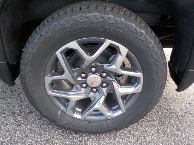 2026 GMC Sierra 1500 SLT - Photo 12