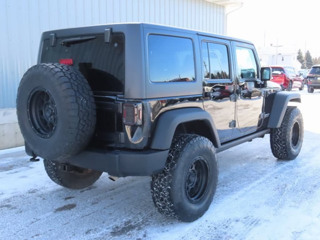 Used 2016 Jeep Wrangler Unlimited Rubicon SUV