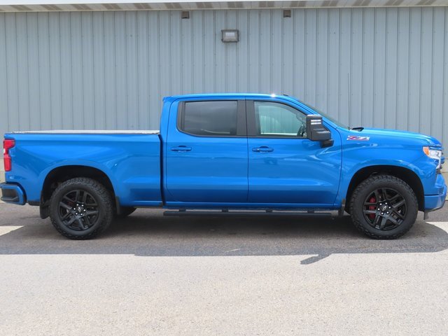 2022 Chevrolet Silverado 1500 RST photo 2