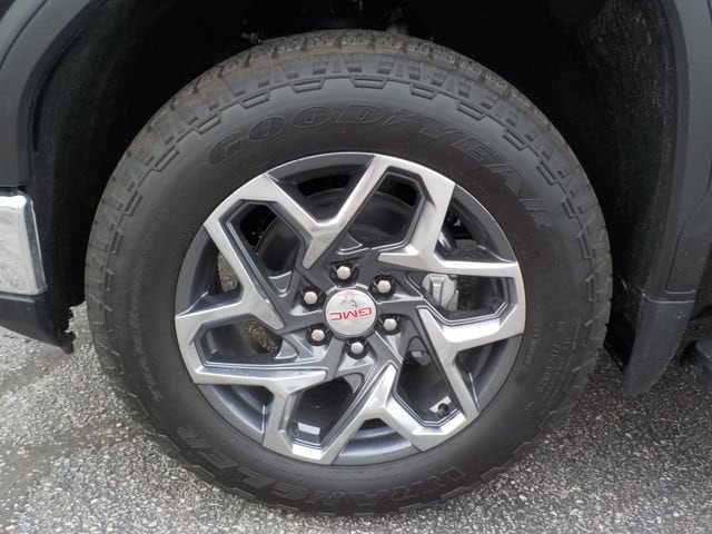 2026 GMC Sierra 1500 SLT - Photo 12
