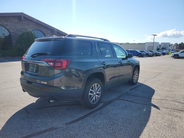 2017 Gmc Acadia SLE photo 3