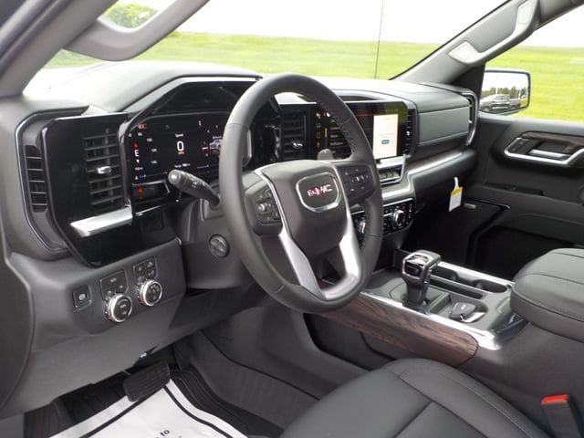 2026 GMC Sierra 1500 SLT - Photo 19