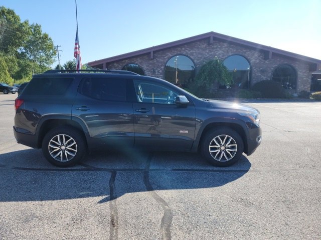 2017 Gmc Acadia SLE photo 2