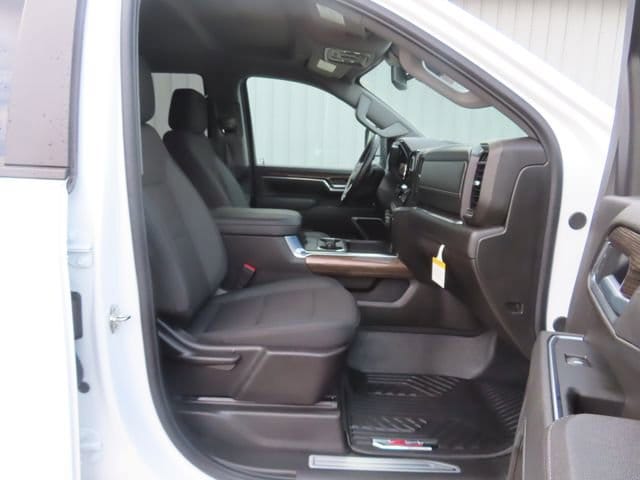 2025 Chevrolet Silverado 3500HD LT - Photo 24