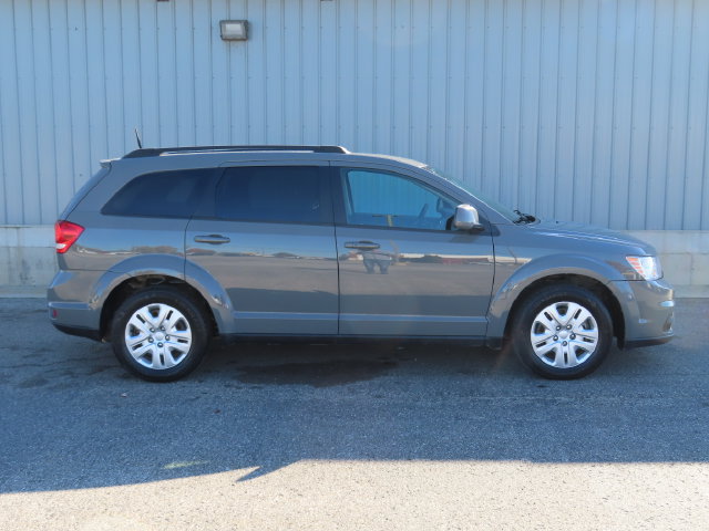 Used 2019 Dodge Journey SE with VIN 3C4PDCBB9KT718039 for sale in Cadillac, MI