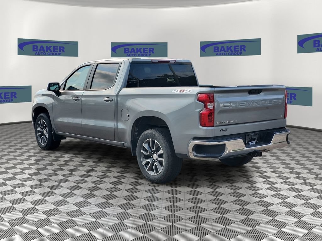 2024 Chevrolet Silverado 1500 LT - Photo 3