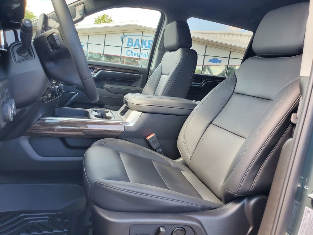2026 Chevrolet Silverado 2500HD LT photo 3
