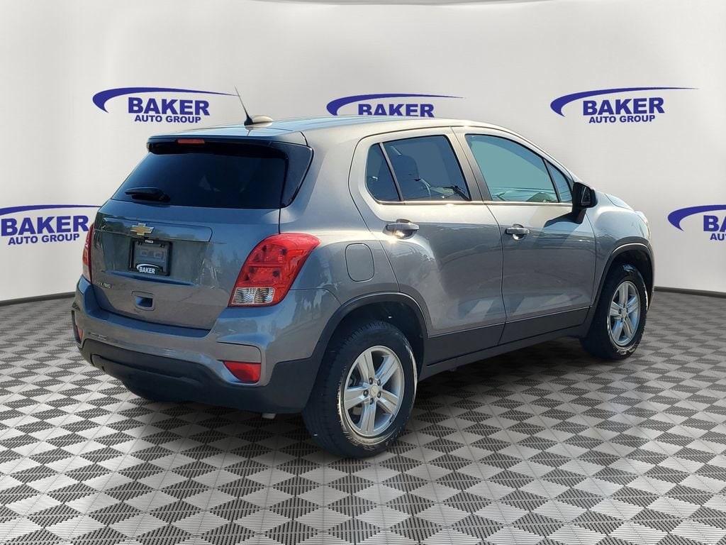 Used 2020 Chevrolet Trax LS with VIN 3GNCJNSB1LL140157 for sale in Ithaca, MI