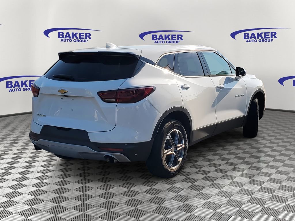 2024 Chevrolet Blazer 2LT photo 2