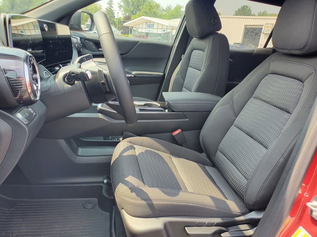 2026 Chevrolet Equinox LT photo 4