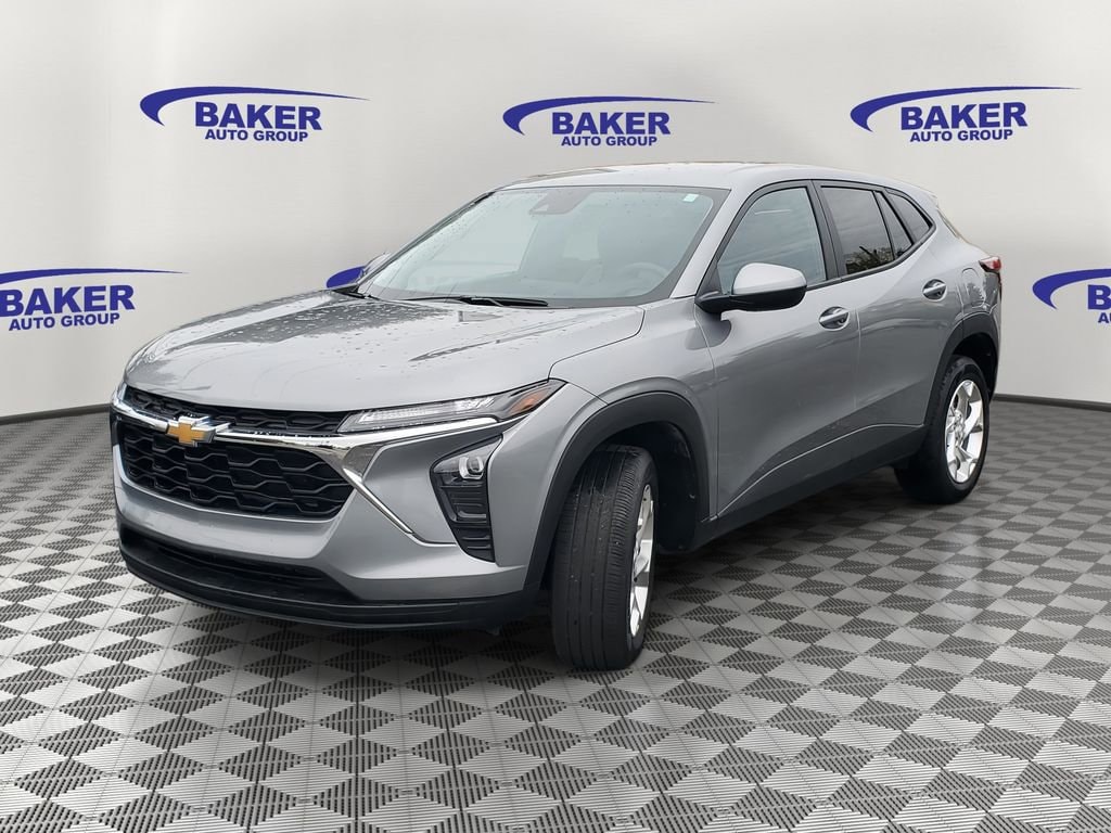 Used 2025 Chevrolet Trax LS SUV