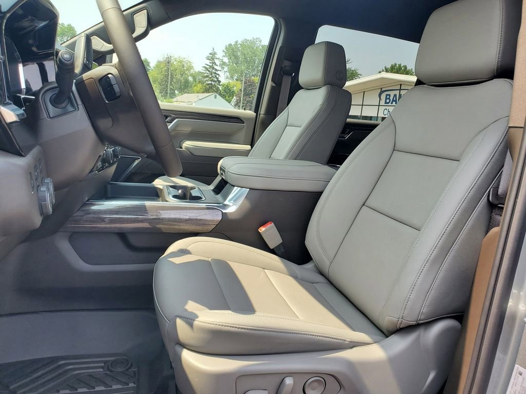 2025 Chevrolet Silverado 2500HD LTZ photo 4