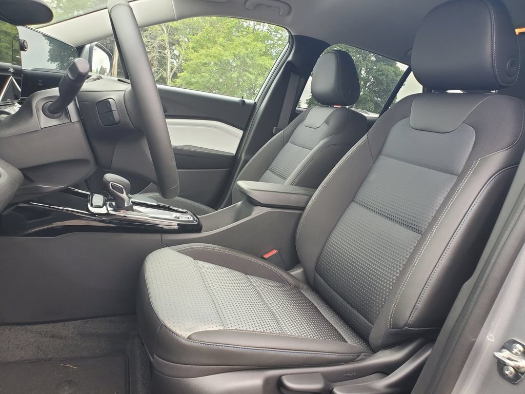 2026 Chevrolet Trax LT - Photo 6