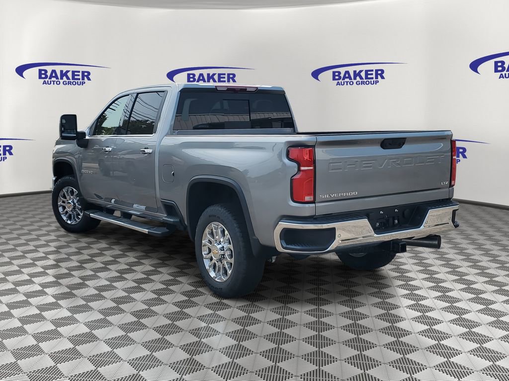 2025 Chevrolet Silverado 2500HD LTZ photo 3