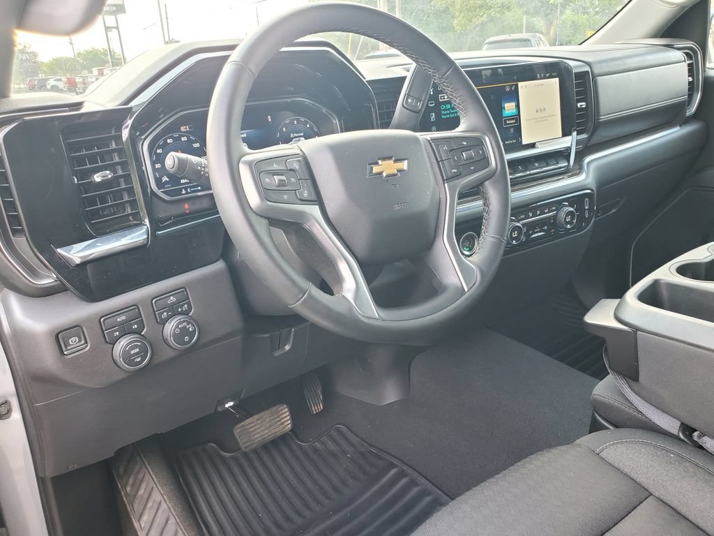 2024 Chevrolet Silverado 1500 LT - Photo 8