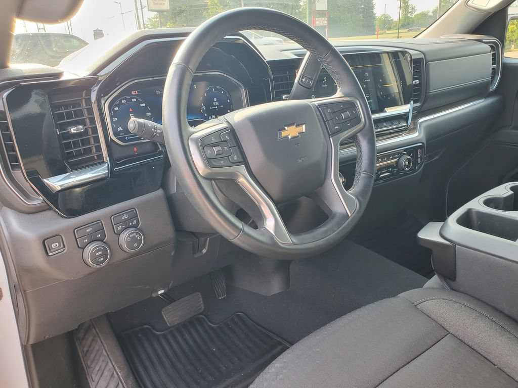 2024 Chevrolet Silverado 1500 LT - Photo 8