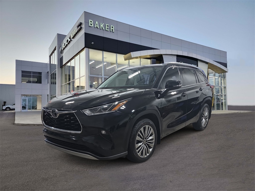 2021 Toyota Highlander Platinum's photo