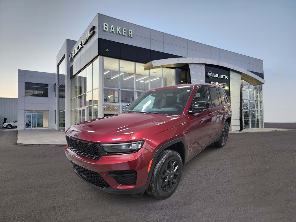 Used 2024 Jeep Grand Cherokee Laredo SUV