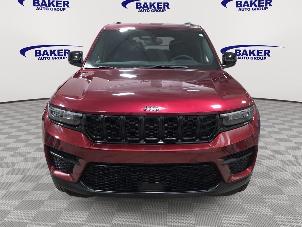 Used 2024 Jeep Grand Cherokee Laredo SUV