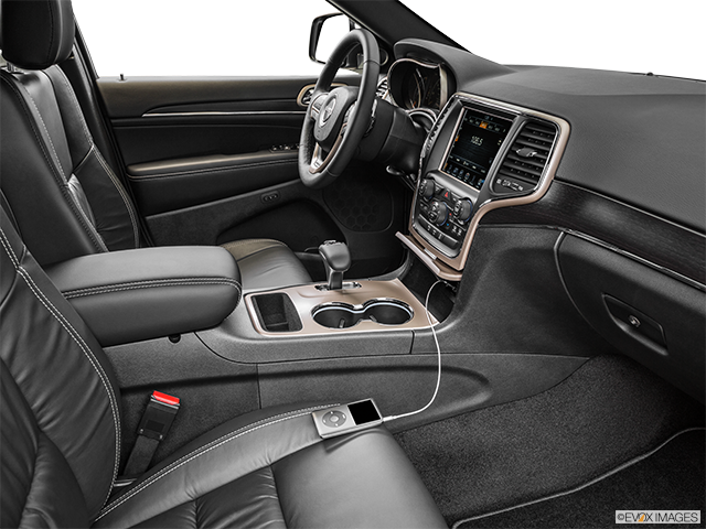 Jeep Grand Cherokee Interior.png