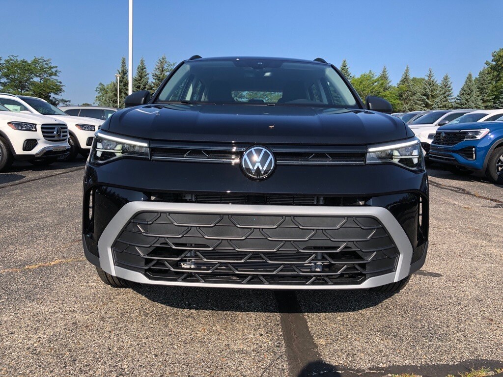 2025 Volkswagen Taos S photo 2