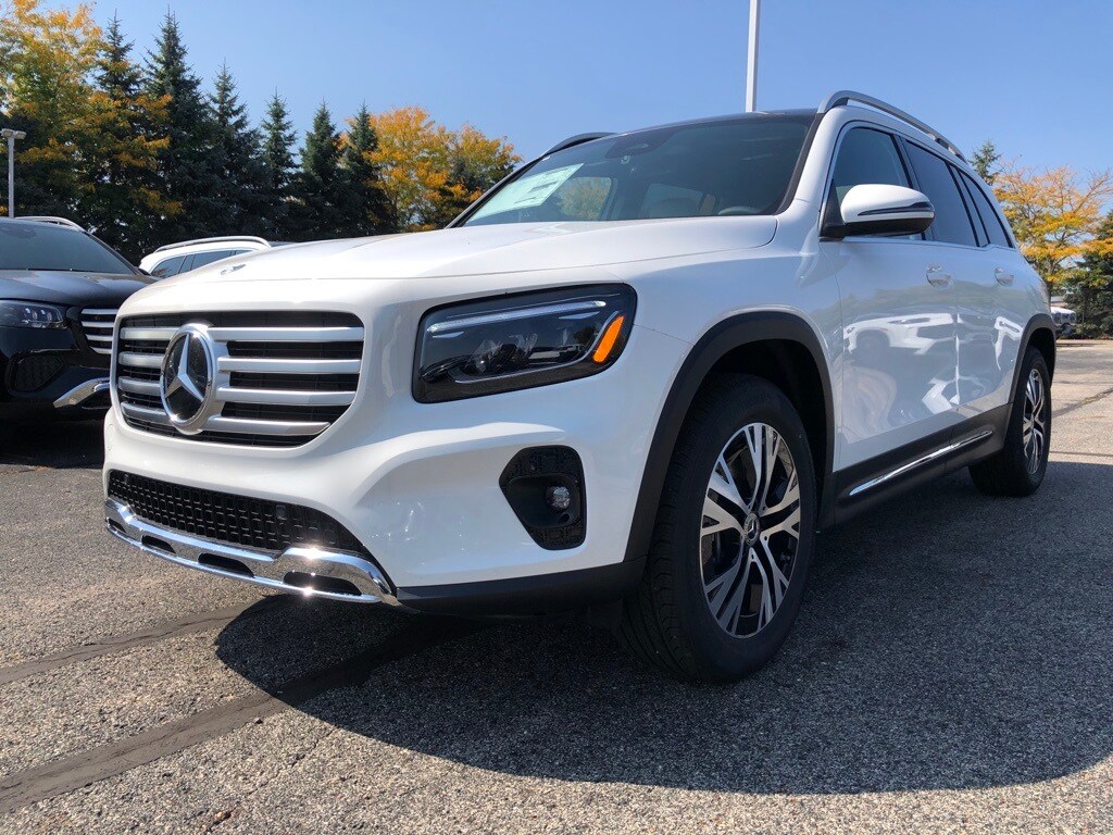2026 Mercedes Benz GLB 250 4MATIC photo 3