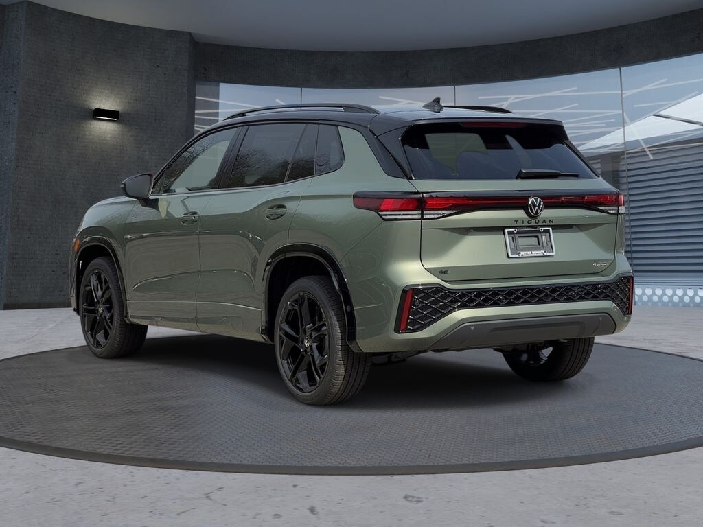 New 2026 Volkswagen Tiguan 2.0T SE R-Line Black SUV