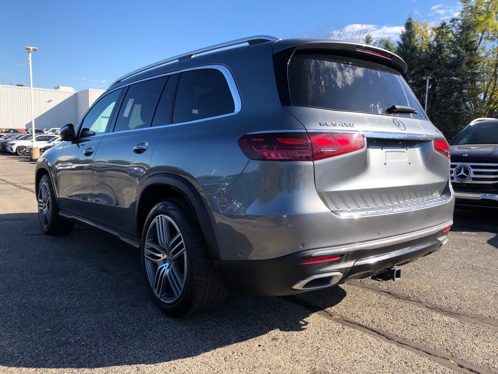 2024 Mercedes Benz GLS 450 4MATIC photo 4