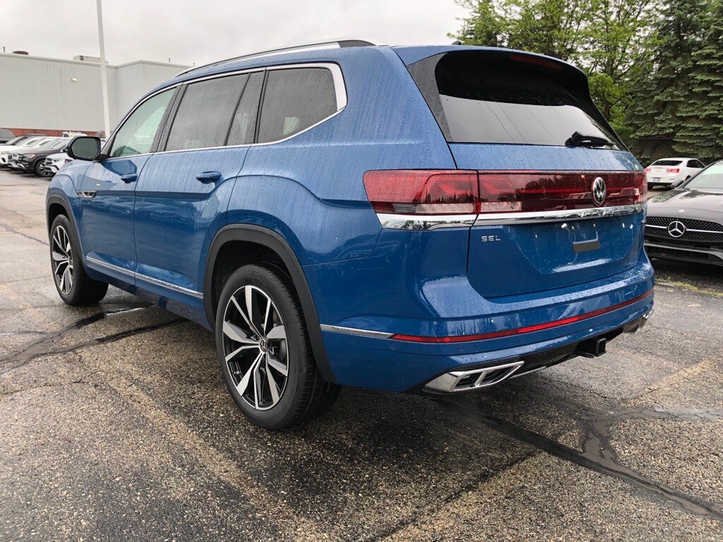 2025 Volkswagen Atlas SEL Premium R-Line photo 3