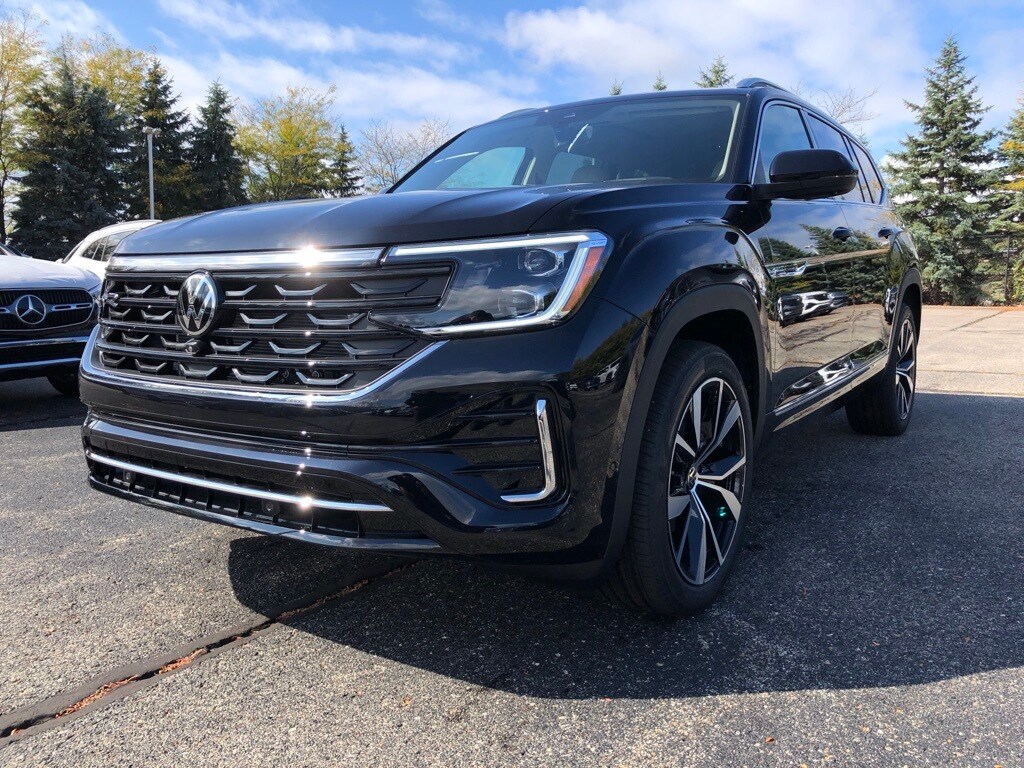 2026 Volkswagen Atlas SEL Premium R-Line photo 3