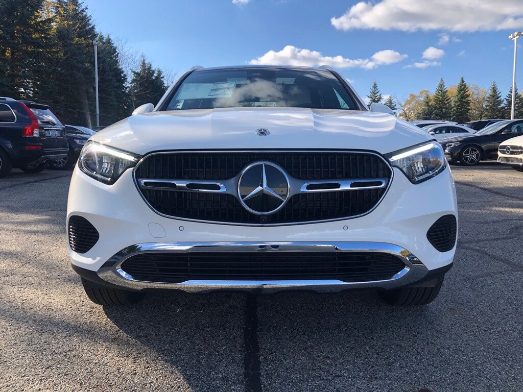 2026 Mercedes Benz GLC 300 4MATIC photo 2