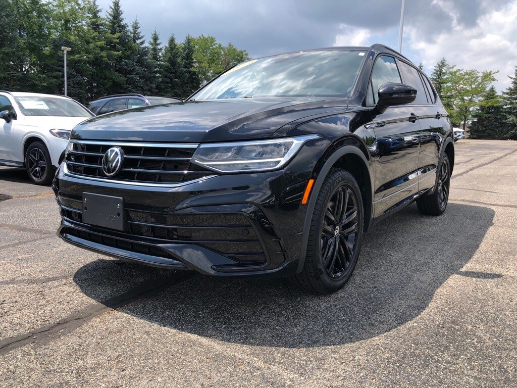 2022 Volkswagen Tiguan SE R-Line Black photo 3