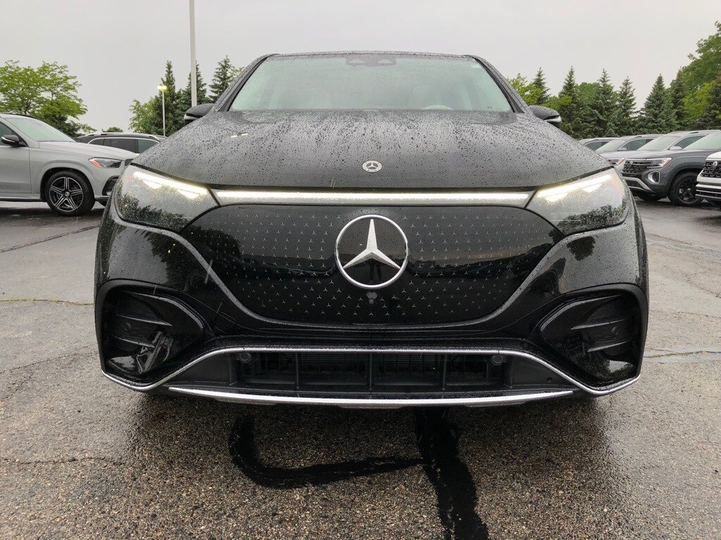 2023 Mercedes Benz 500 4MATIC photo 2