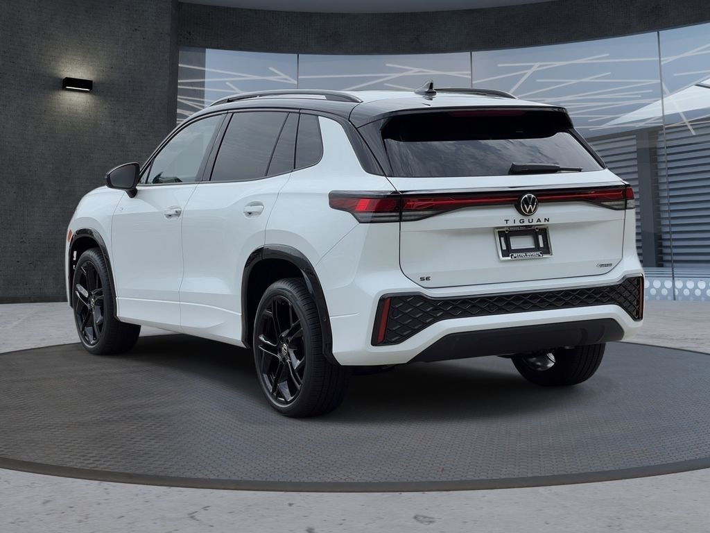 New 2026 Volkswagen Tiguan 2.0T SE R-Line Black SUV