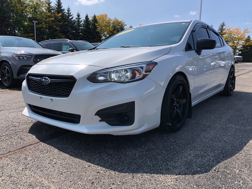 2017 Subaru Impreza 2.0i photo 3