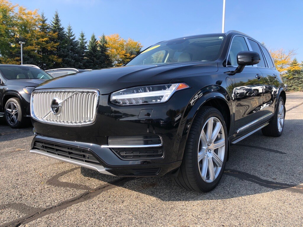 2017 Volvo XC90 T8 AWD Excellence photo 3