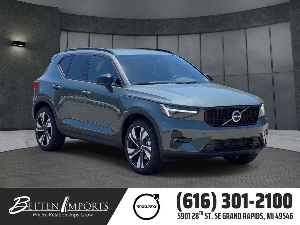 New 2026 Volvo XC40 B5 Ultra SUV