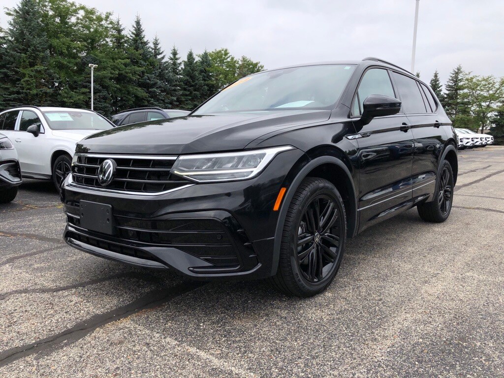 2022 Volkswagen Tiguan SE R-Line Black photo 3