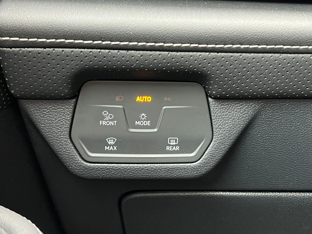 2025 Volkswagen Atlas SEL Premium R-Line - Photo 19
