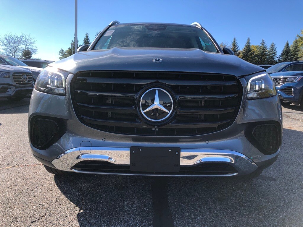 2024 Mercedes Benz GLS 450 4MATIC photo 2