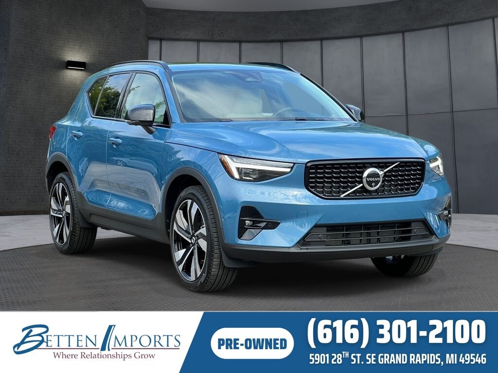 Certified 2025 Volvo XC40 B5 Ultra Dark Theme SUV