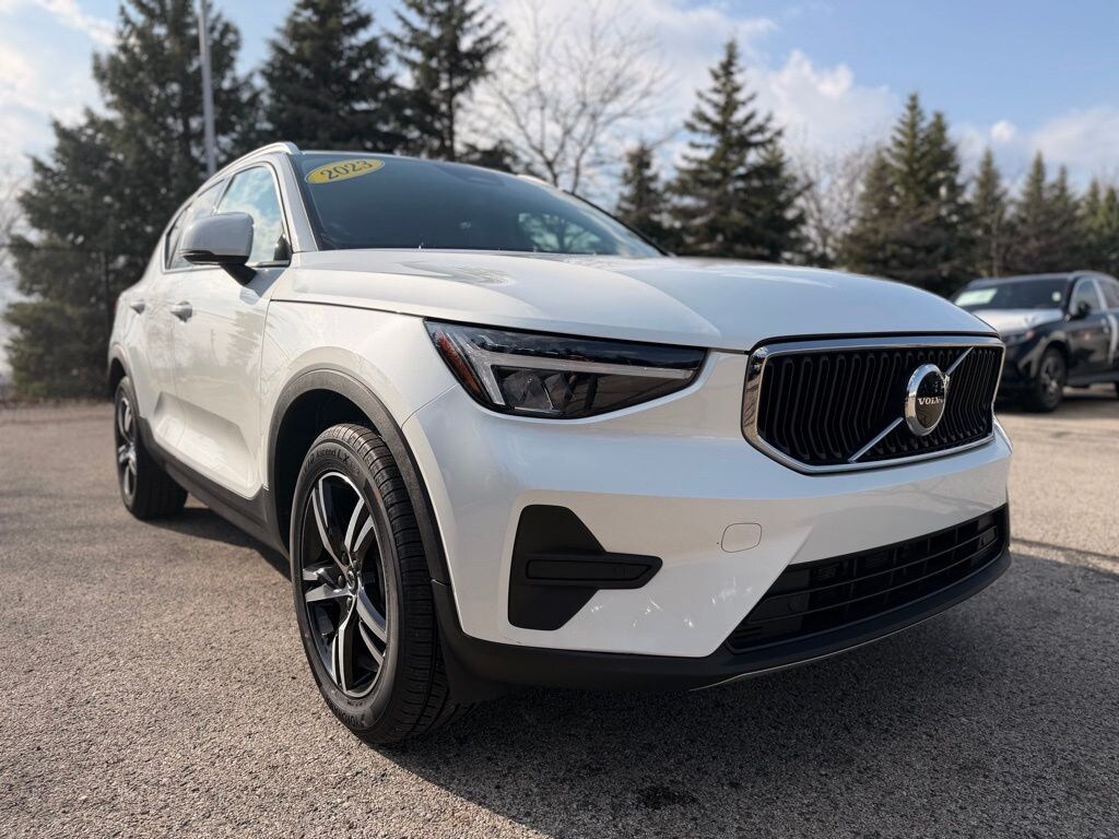 Certified 2023 Volvo XC40 B5 AWD Core SUV