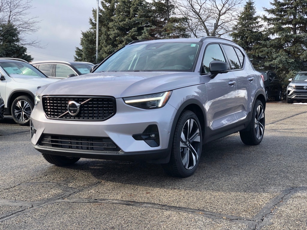 New 2026 Volvo XC40 B5 Ultra SUV