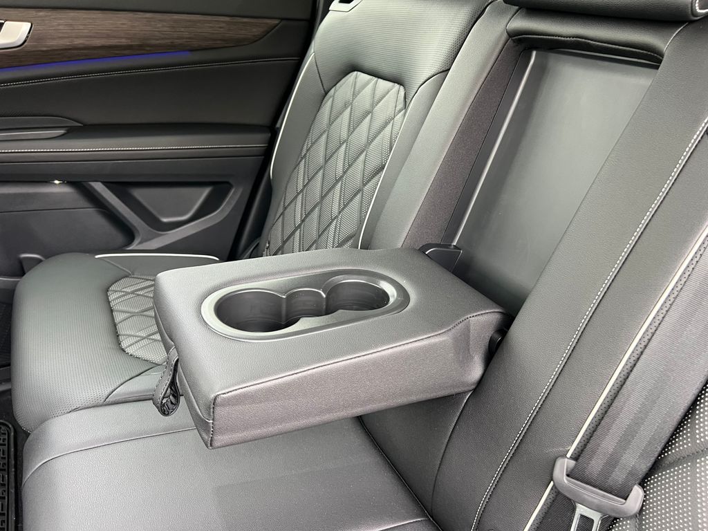 2025 Volkswagen Atlas SEL Premium R-Line - Photo 39