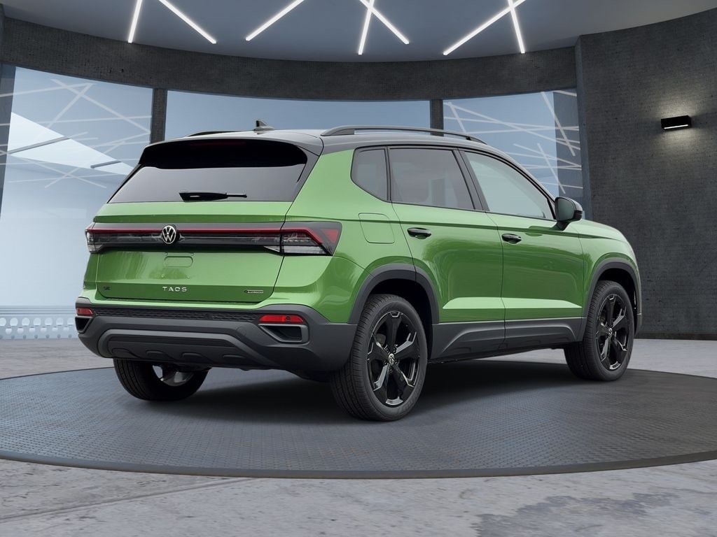 New 2026 Volkswagen Taos 1.5T SE Black SUV
