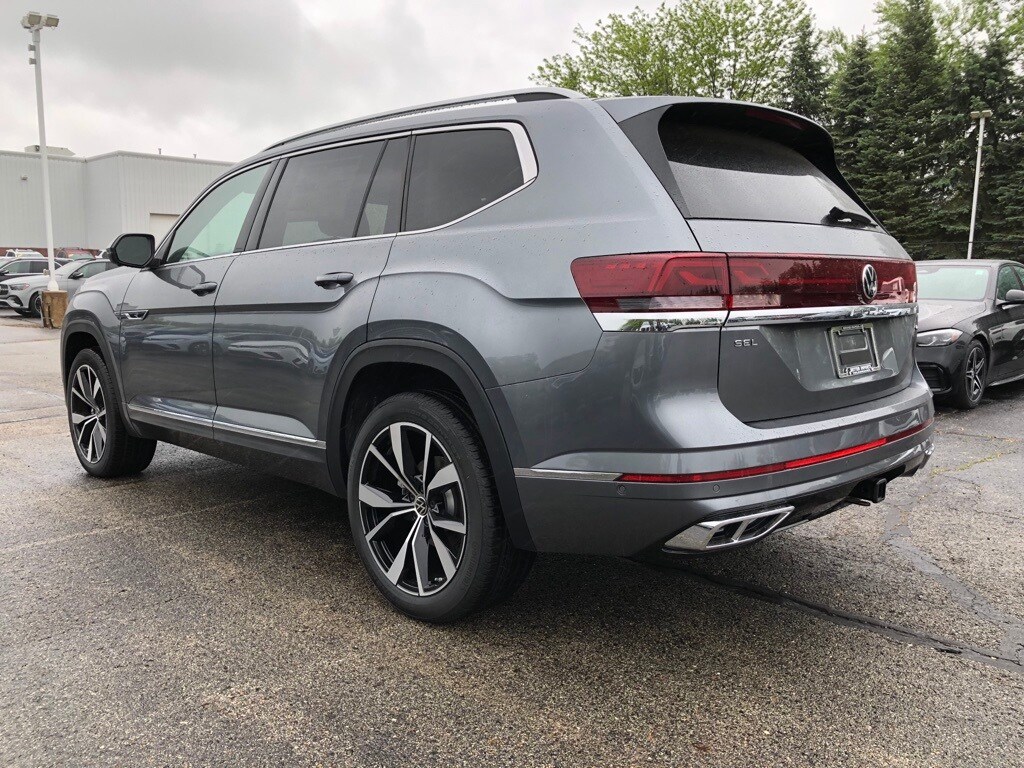 2025 Volkswagen Atlas SEL Premium R-Line photo 2