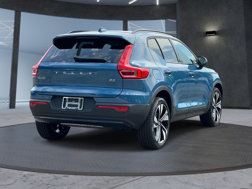 Certified 2025 Volvo XC40 B5 Ultra Dark Theme SUV